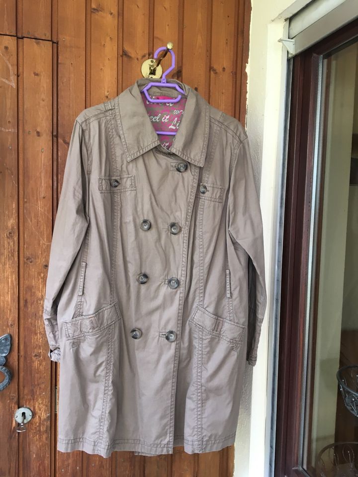 Trenchcoat/Jacke Gr.44/46 in Stuttgart