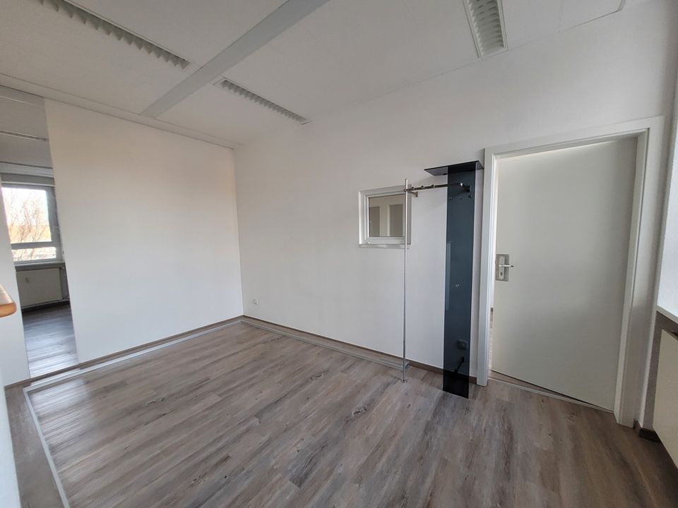 Moderne Praxis-, Therapie- oder Büroräume in zentraler Lage in Kirchberg zu vermieten in Kirchberg