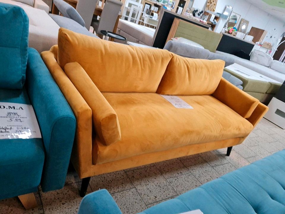 Sofa Couch 2-Sitzer Samt gelb Möbel UVP 817€ in Herbstein