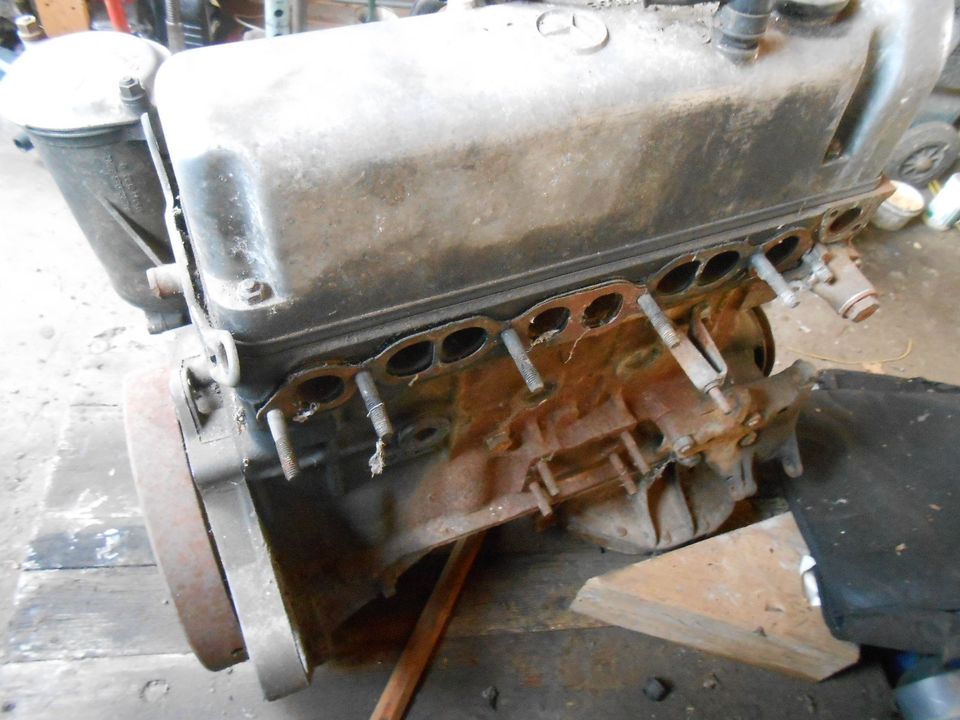 Mercedes-Benz 200D-Motor aus 123er, Teileträger in Edingen-Neckarhausen