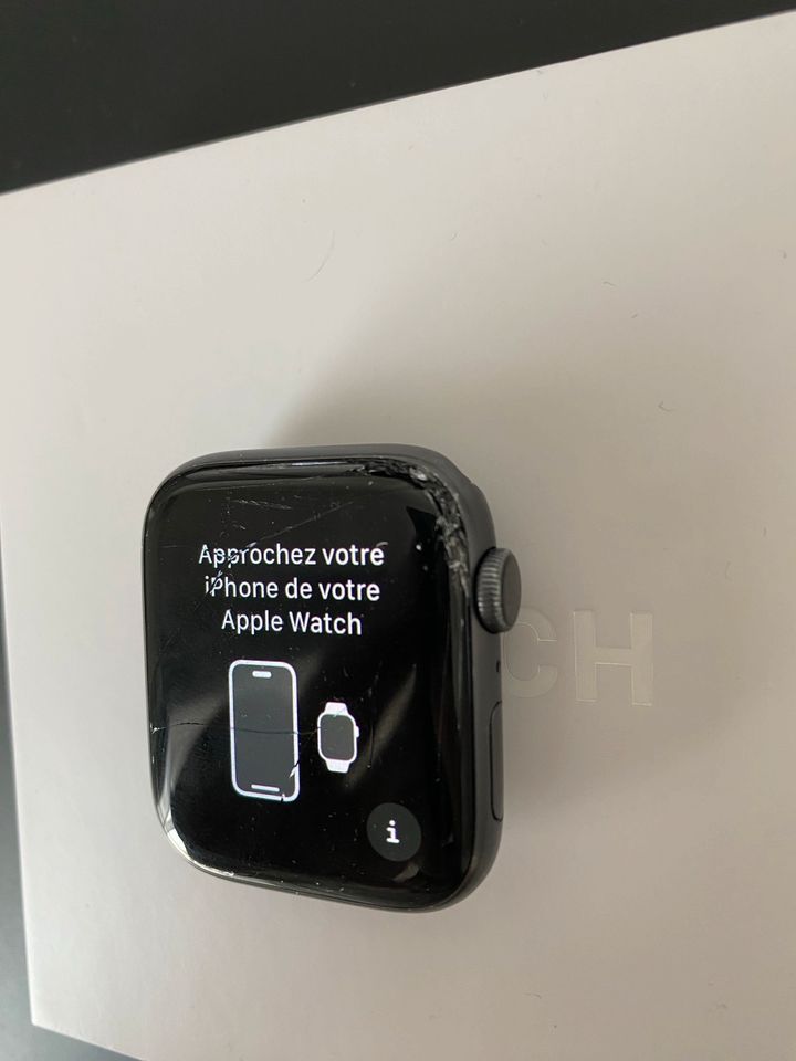 Apple Watch Series 4 - Display defekt in Kempten
