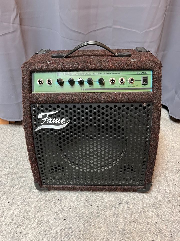 Fame 30 Watt Bass-Verstärker in Niederkassel