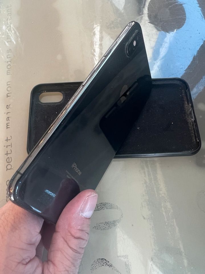 iPhone XS Max in schwarz 64GB wie neu zu verkaufen in Lörrach