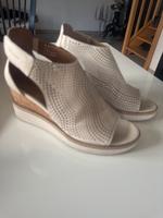 Tamaris Plateausandalette Beige 39 Nordrhein-Westfalen - Bergheim Vorschau