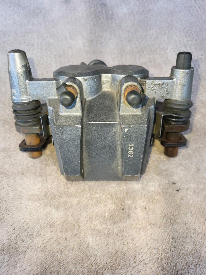 Kawasaki Zephyr 750c bj 91-95 Bremssattel hinten in Herne