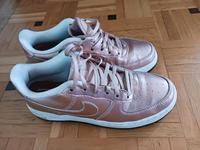 Nike air Schuhe in metallic-rosè Bayern - Pfaffenhofen a. d. Roth Vorschau