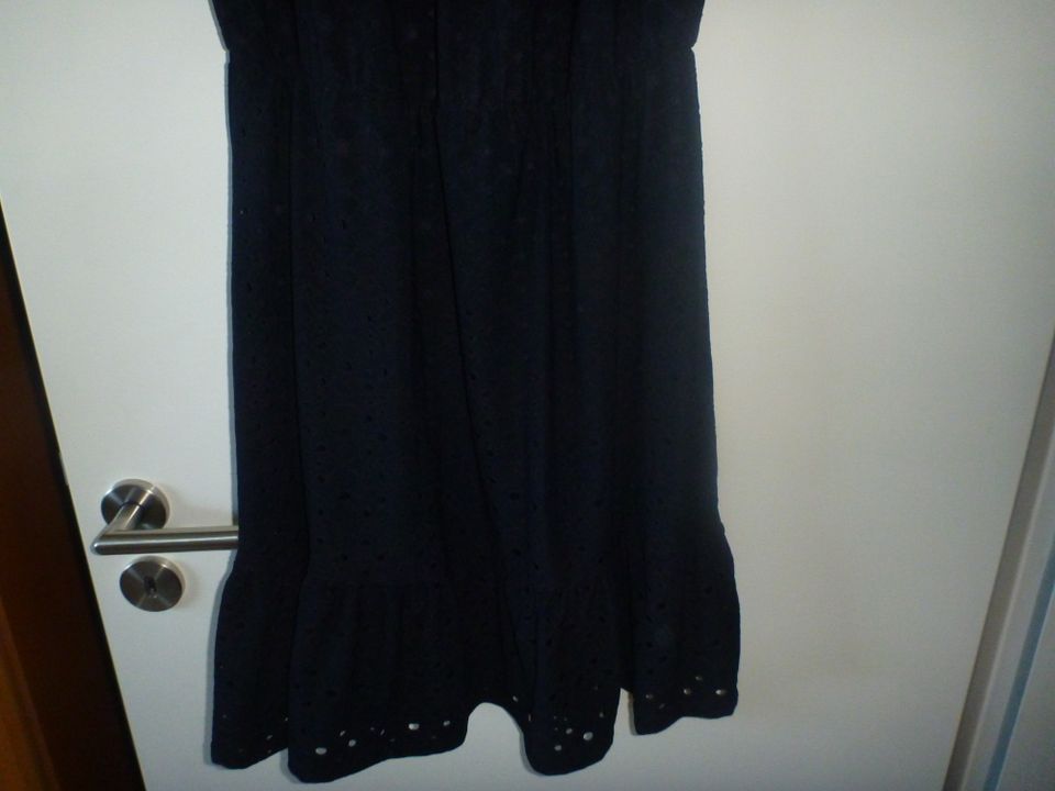 schönes neues Kleid Lochstrick schwarz Vero Moda Gr 40 L in Gundelfingen