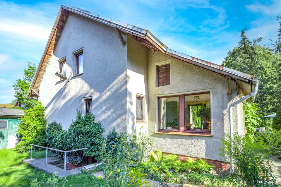 Mehrgenerationenhaus in Müncheberg: EFH mit 6 Zi., Kü., 2 Bäder auf 2.125 m² Parkgrundstück. in Müncheberg