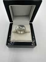 Herren Ring mit kleinen grünen Edelsteinen Silber 925 Berlin - Spandau Vorschau