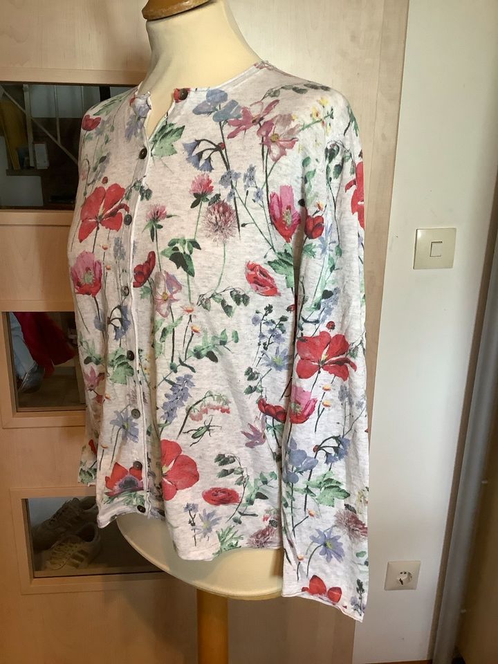 GERRY WEBER süsse Jacke Pullover grau Blumen Gr 38 in Neuburg a.d. Donau