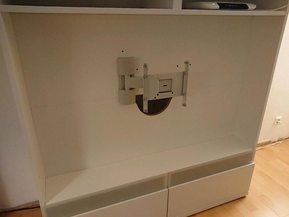 Ikea BESTA BOAS TV Fernseher Wand Schrank weiß UPPLEVA Halter in Lingen (Ems)