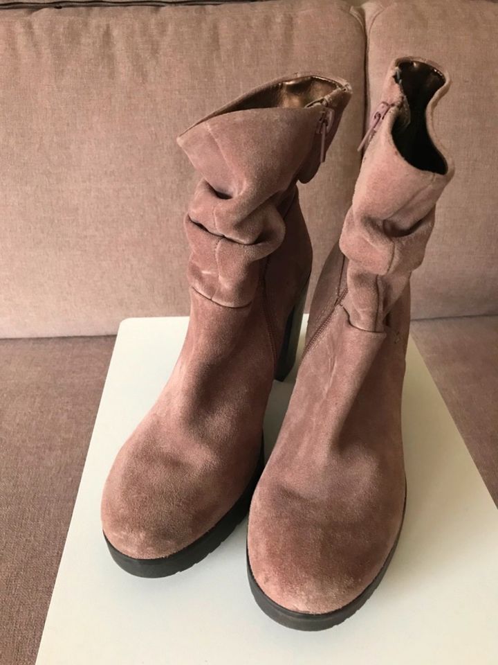 BUGATTI wundervolle Stiefeletten rosé / Powder Gr. 39 (6) NEU in Berlin