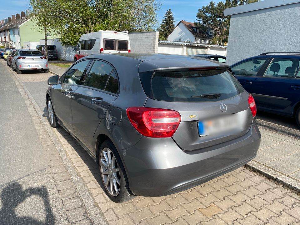 Mercedes A 180 Panorama in Nürnberg (Mittelfr)