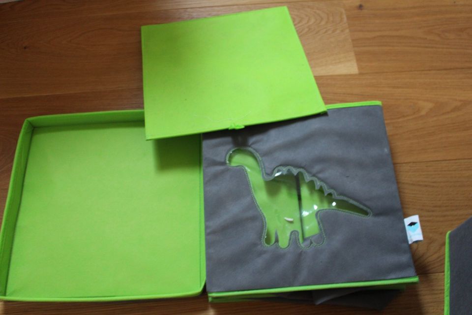 2x Dino Box Sack  Aufbewahrung grün grau 30x30 neu und top in Garching an der Alz