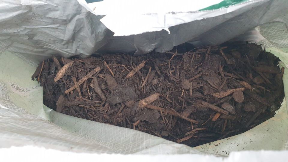 Rindenmulch 0-40 mm 60 Liter Sack 13KG Schöner Garten Kleeschulte in Ahrensburg