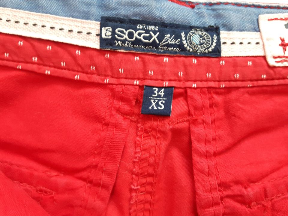 Soccx Shorts rot mit Gürtel Gr. 34 in Plauen