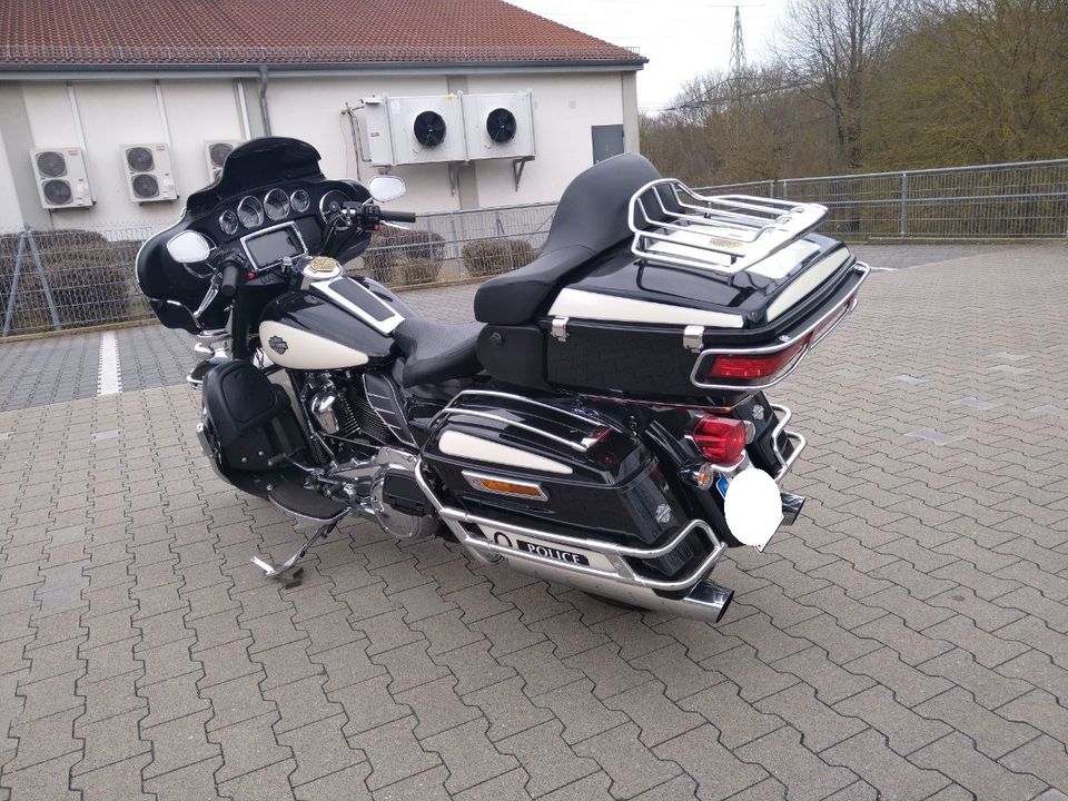 HARLEY DAVIDSON POLICE Elektra Glide in Würzburg