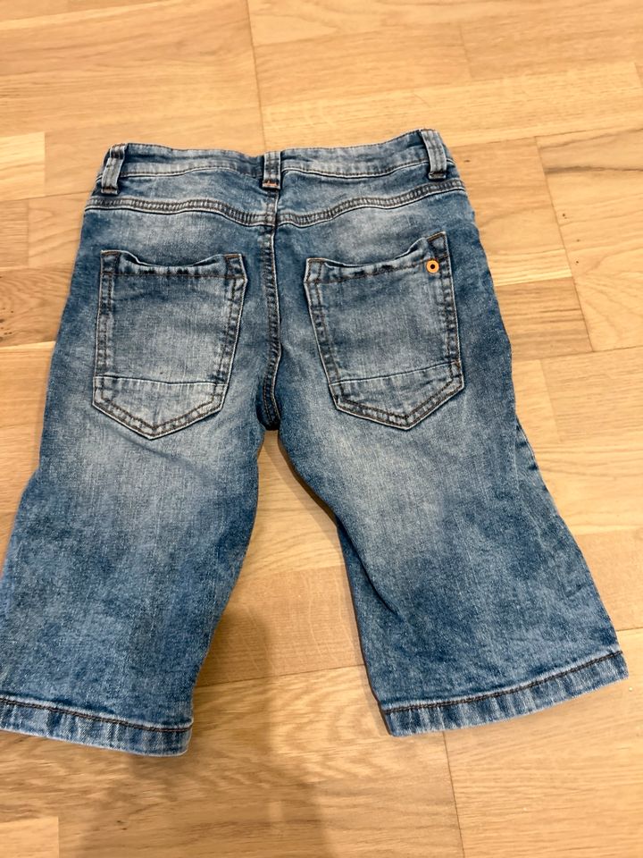 Kurze Jeanshosen- Paket,  Jungen 140 (3 Stück) s Oliver in Köln