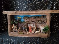 Krippe Weihnachtskrippe im alten Massiv Holzrahmen  HANDARBEIT Bayern - Zeil Vorschau