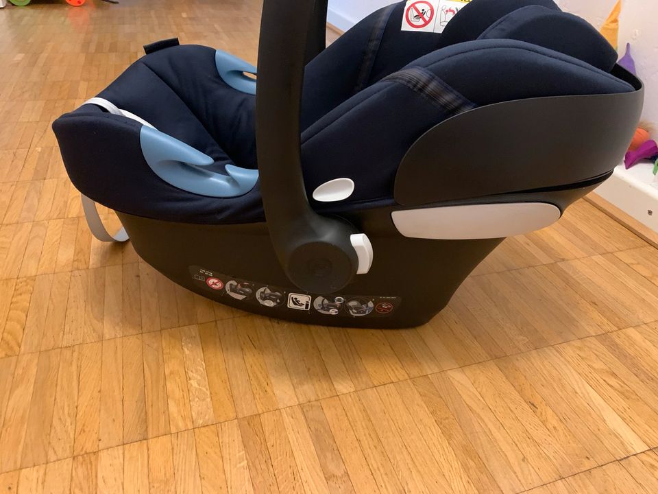 Babysitz Auto (Cybex Anton M i-size) in Centrum