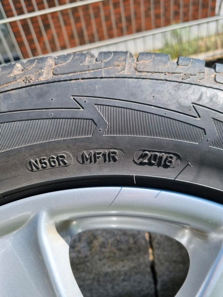 Winterreifen 225 55 R16 95H Goodyear in Marklohe