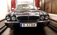 Jaguar XJ8 schwarz, beige, LWB, Bj.2001 Belohnung!!! Berlin - Wilmersdorf Vorschau