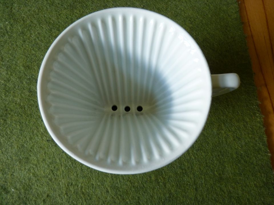 Kaffeefilter aus weißem Porzellan für Filtergröße 4 in Hamburg