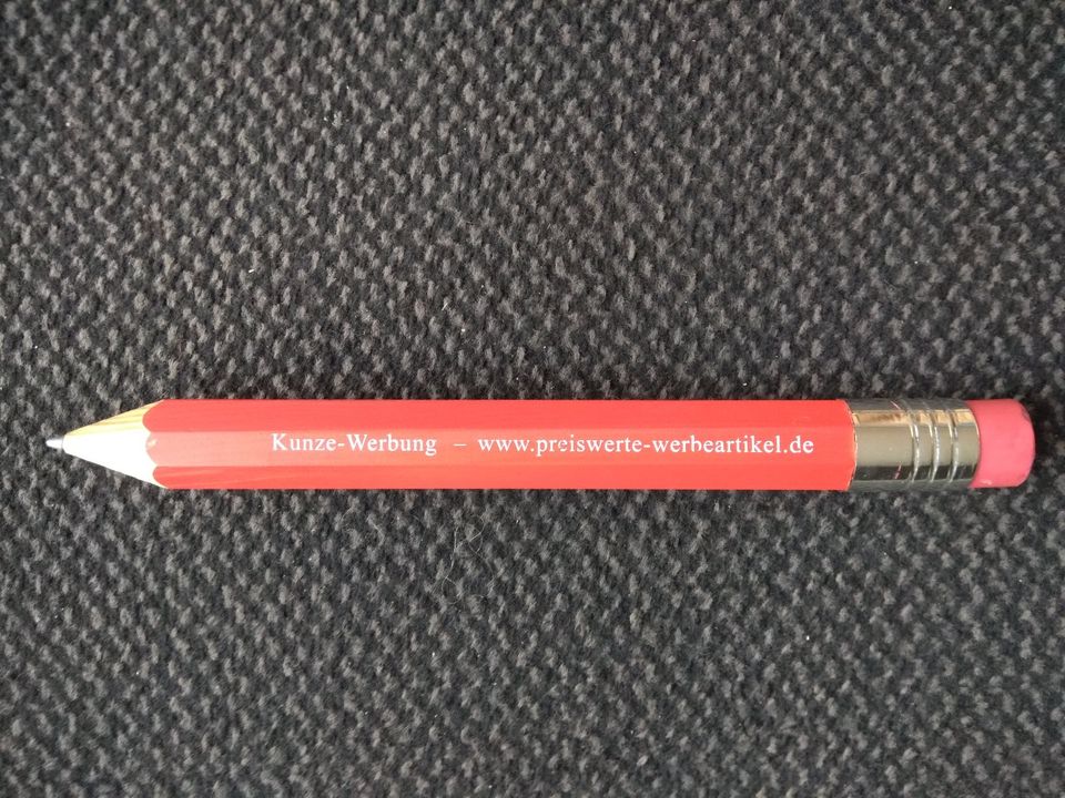 Riesen Bleistift Stift 37cm lang 5 cm stark Holz mit Radiergummi in Söhlde