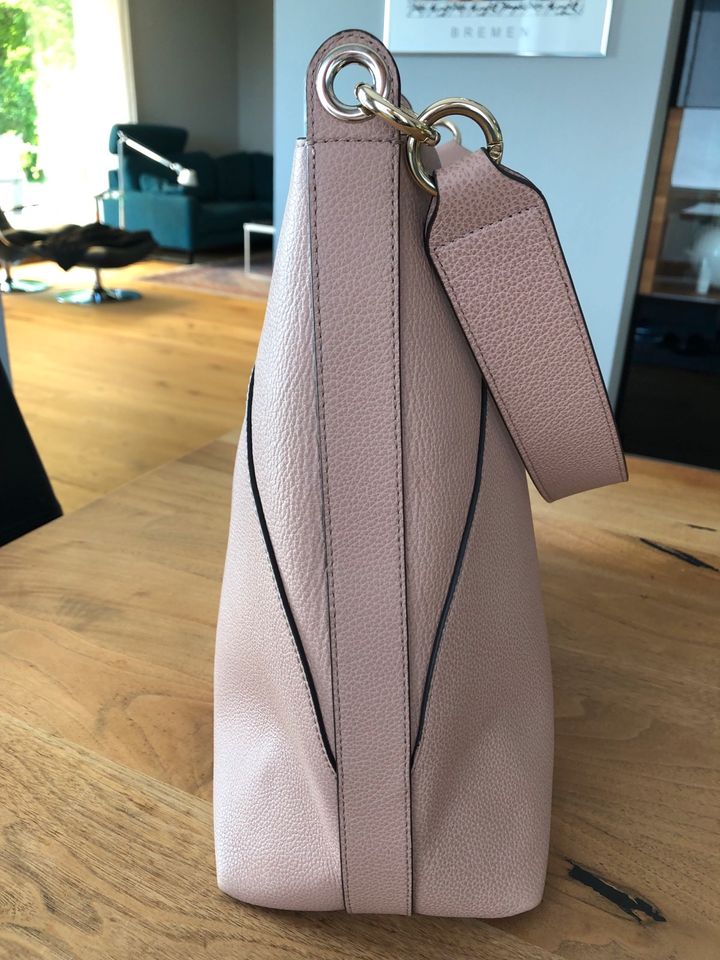 Furla Hobo Bag nude puder rosa Leder, top Zustand in Hameln