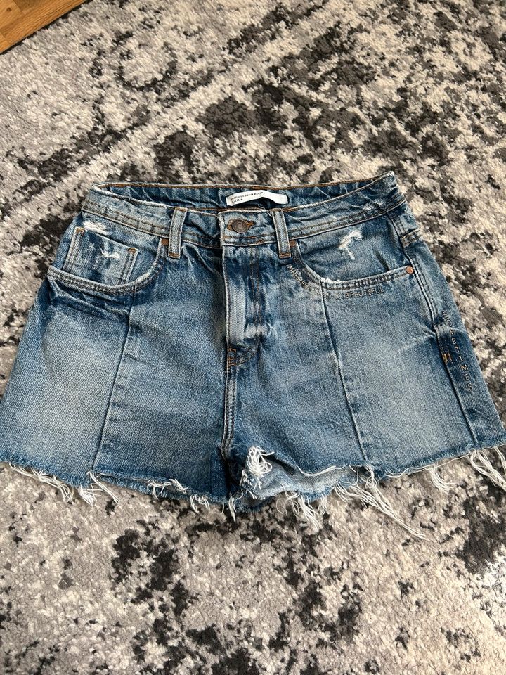 Zara Jeans Short Damen kurze Hose blau XS 34 in Oberbillig