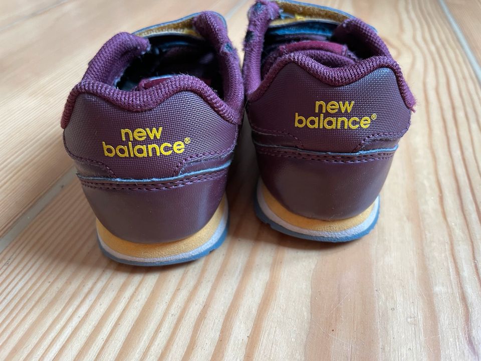 New Balance Sneaker Kinder 28 in Berlin