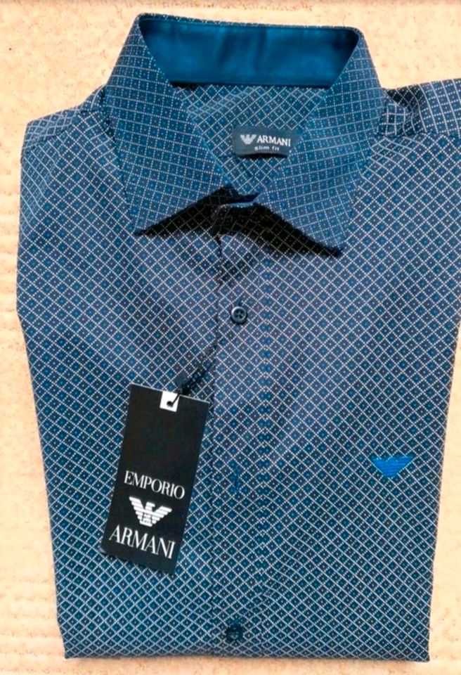 Neues Langarmhemd von Armani in Größe S in Hemer