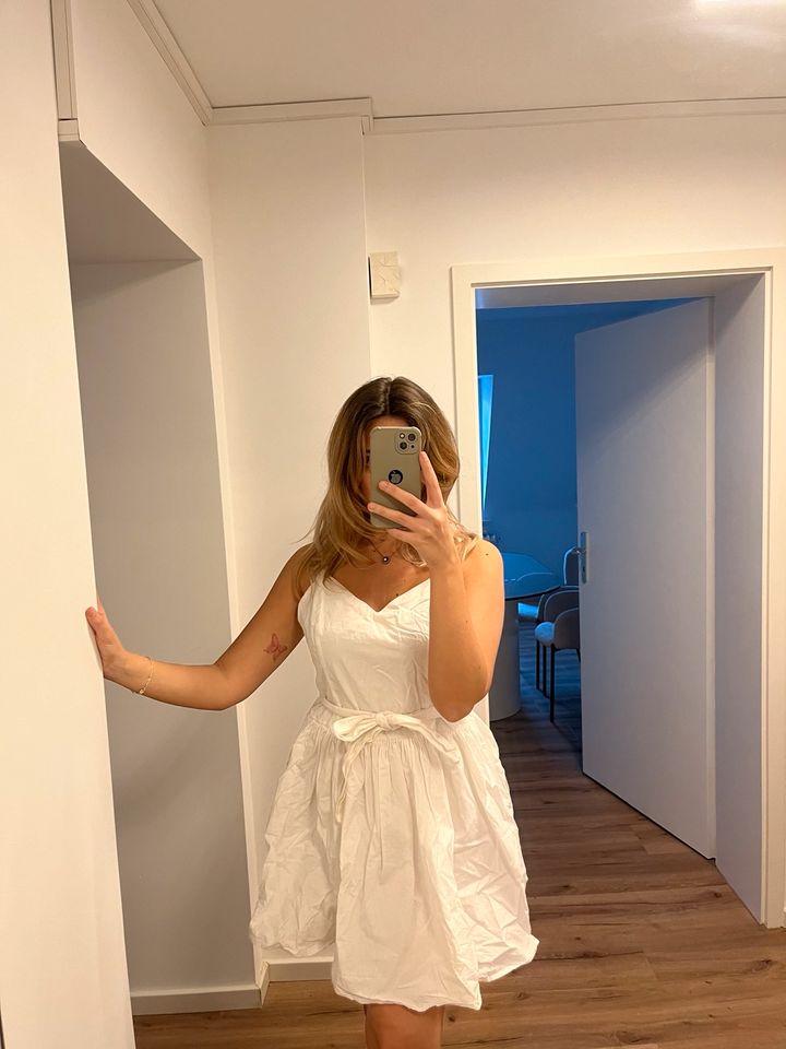 Weißes Sommerkleid H&M in Hilden