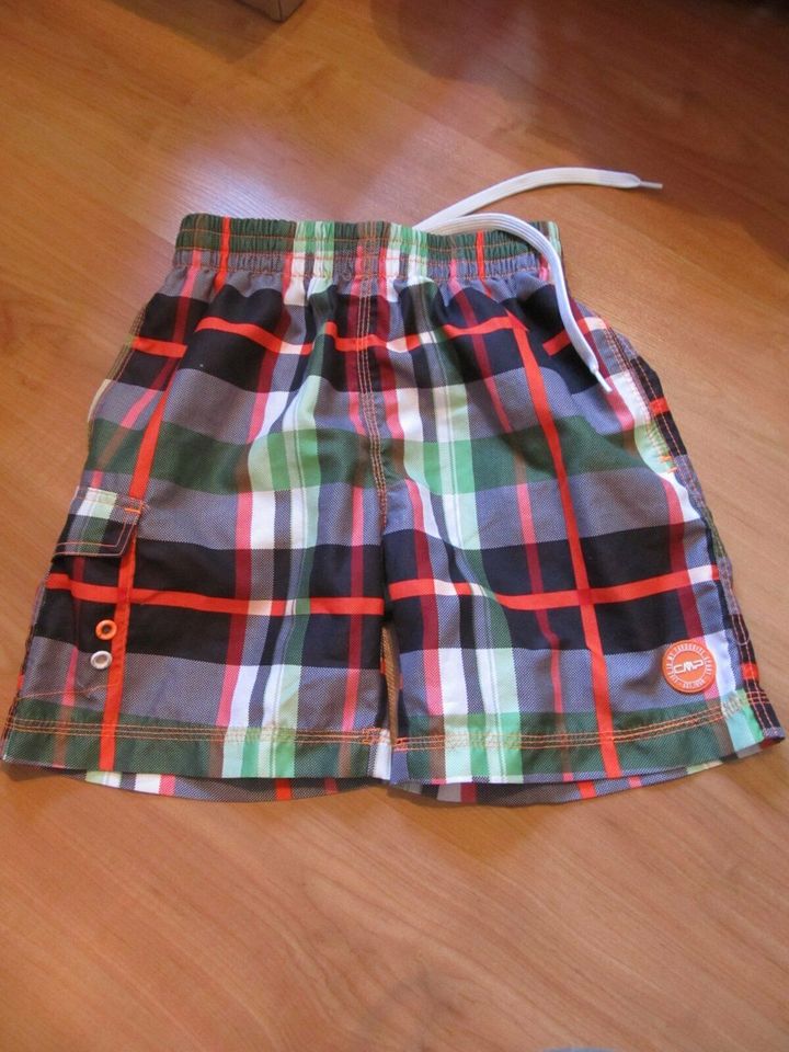 Badeshorts grün orange schwarz kariert Gr. 128 in Dornburg