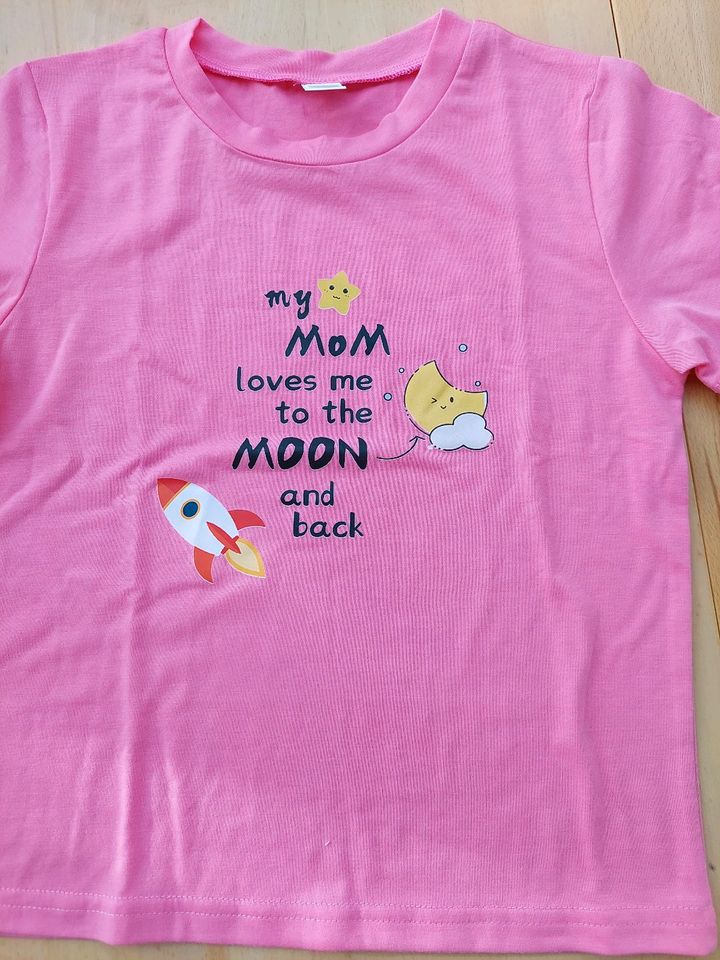 T-Shirt Gr 122 my Mom loves me to the Moon and back NEU in Kalbach