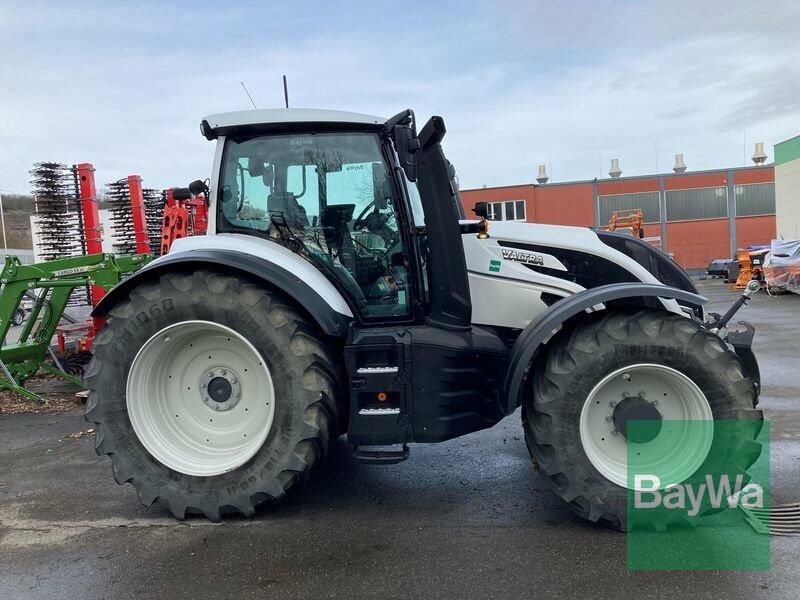 Valtra T255V VALTRA TRAKTOR Traktor in Biberach an der Riß