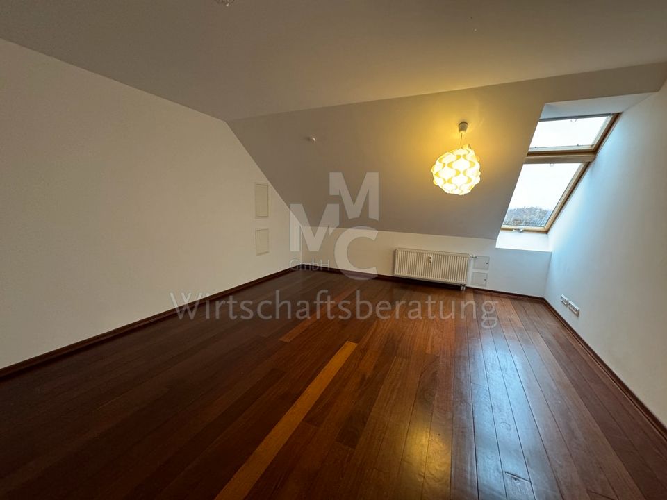 Einzigartiges Angebot - Vollständige Etage mit ca. 493 m² Wohnfläche - sofort bezugsfrei! in Hannover