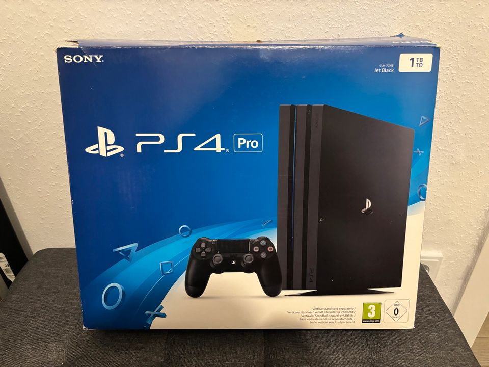 PS4 Pro OVP ohne Konsole in Essen