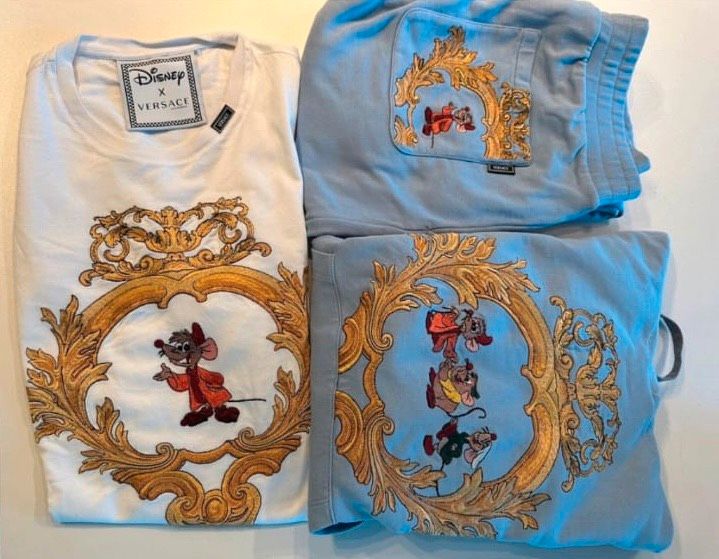 Versace x Disney S Jogginganzug/T-Shirt in Haimhausen