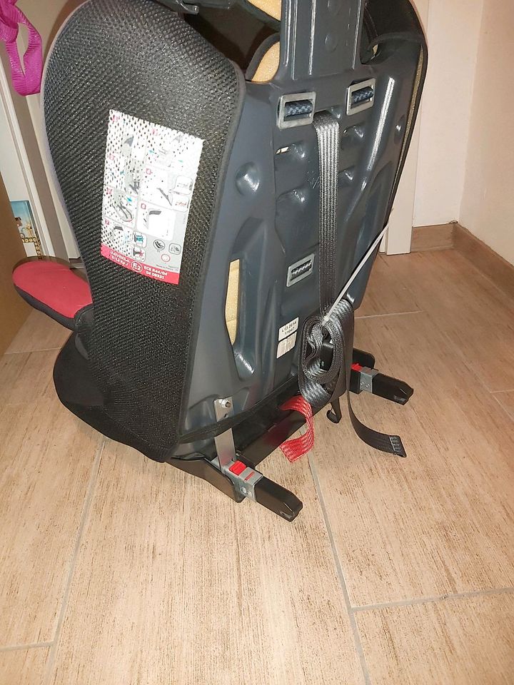 Kindersitz mit Isofix in Gomaringen