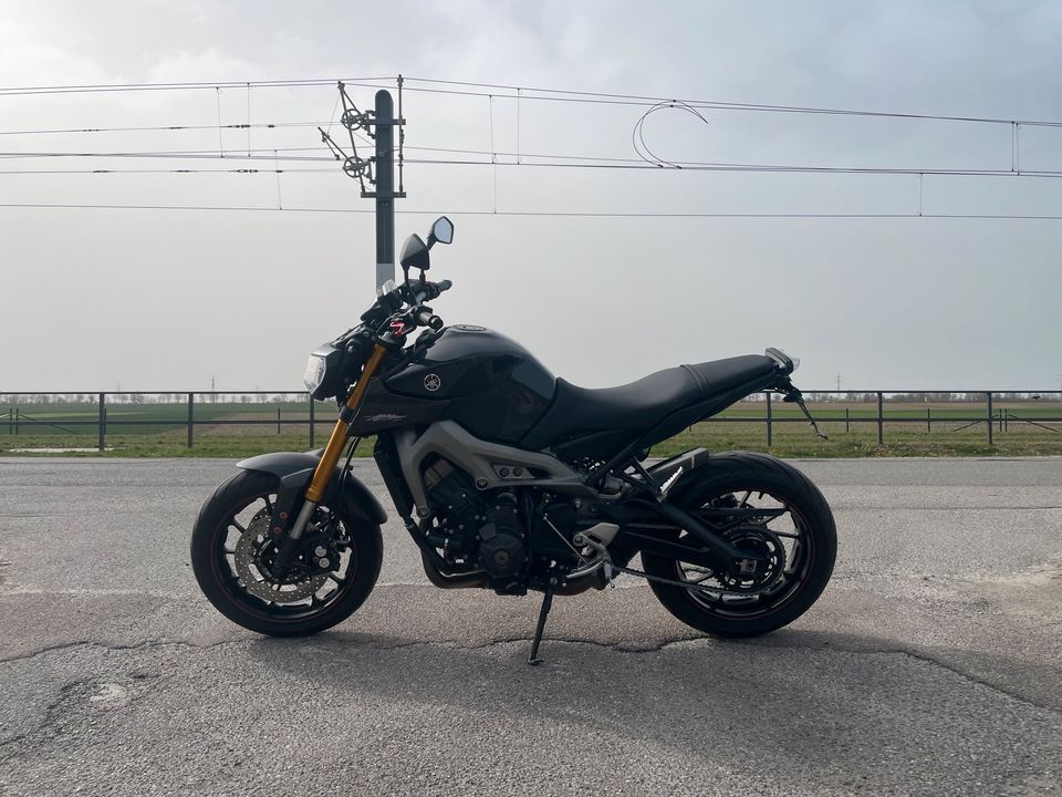 Yamaha MT09  Service Carbon Sportauspuffz Notverkauf Angebot❗️ in Augsburg