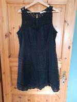 Schickes Kleid schwarz Größe 44 Niedersachsen - Schneverdingen Vorschau