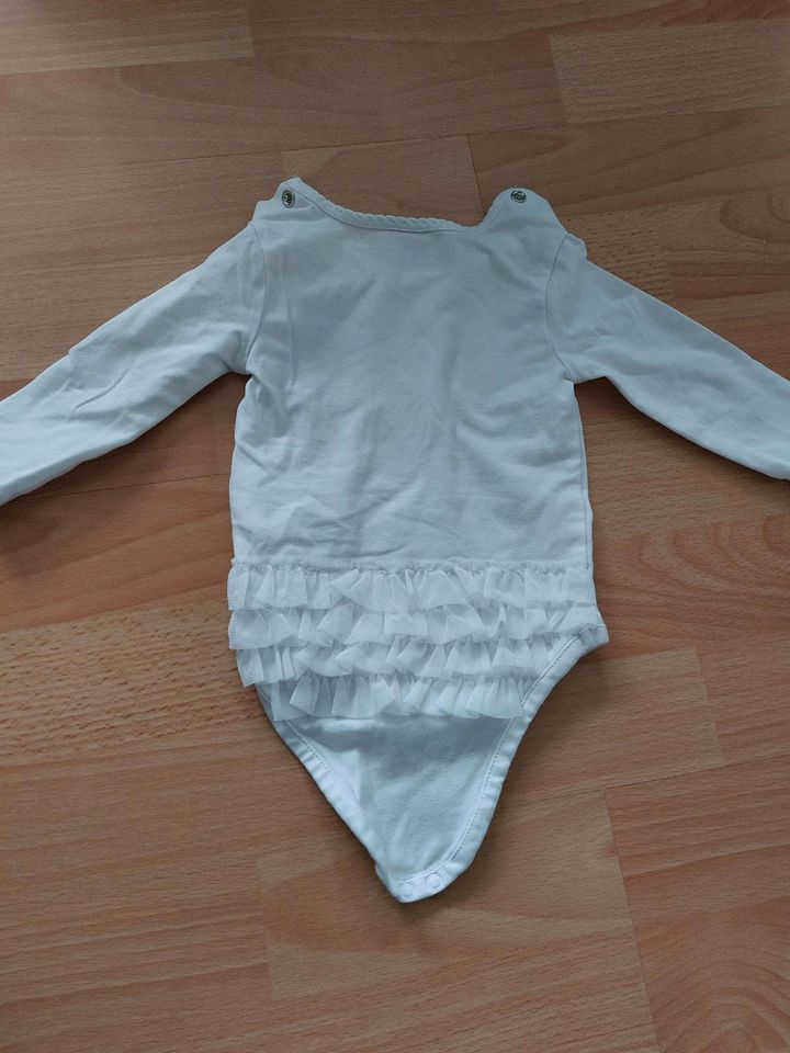 Babybody mit Tüll hinten, s. Oliver in Theilheim