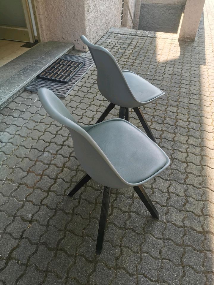 2 Stühle grau in Kahl am Main