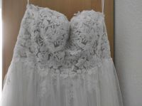 Hochzeitskleid weiß / Schleier / Schuhe Brandenburg - Hosena Vorschau