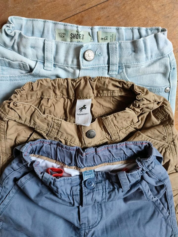 Jungen-Kleidung Sommer Paket Gr.  110 bis 122 in Waldsassen