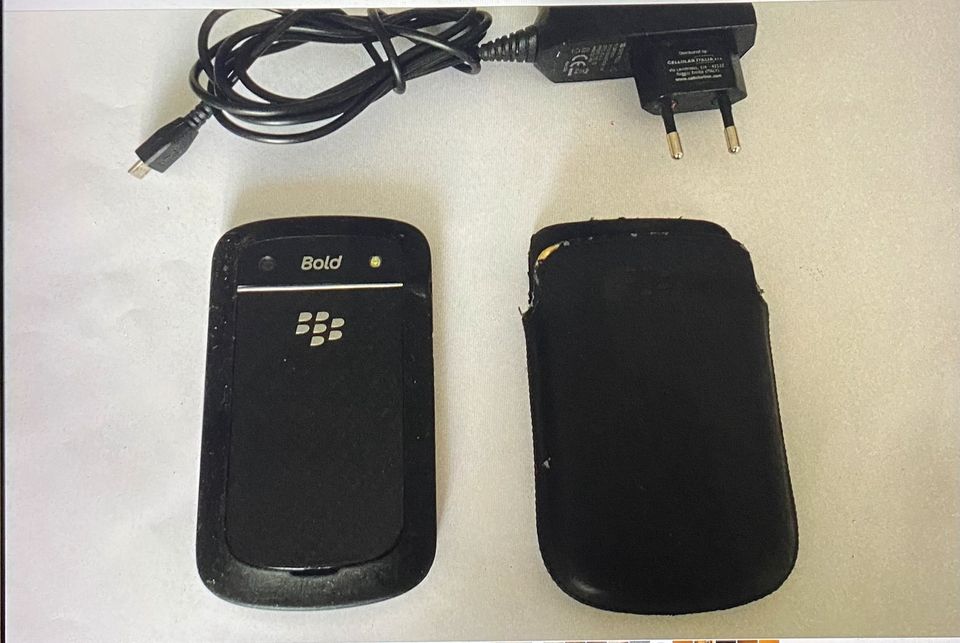 BlackBerry Bold 9900 Smartphone Handy schwarz in Essen