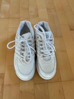 Tennis-Hallen-Schuhe mit glatter Sohle Nordrhein-Westfalen - Erwitte Vorschau