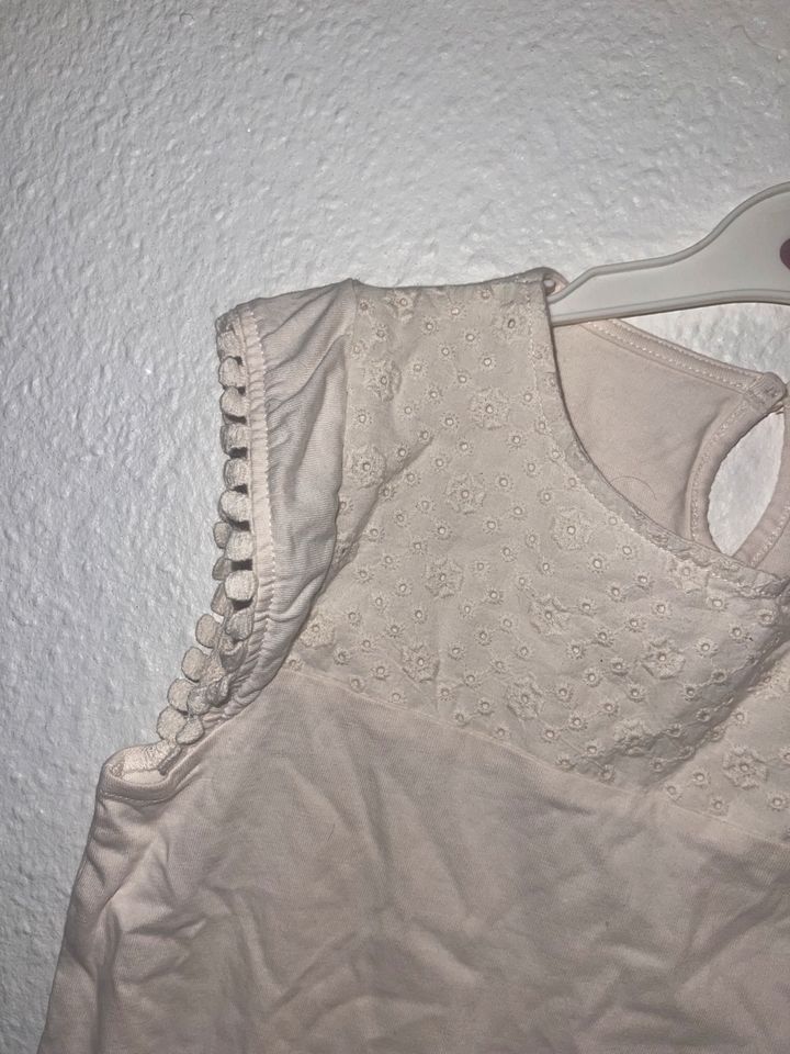 Mädchen Paket Größe 122 128 H&M C&A TCM Kleid Tshirt Jumpsuit in Gladbeck