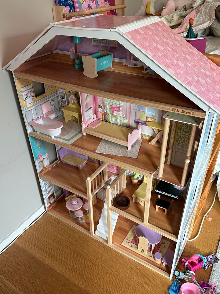 Kid Kraft Barbie Puppenhaus Riesig in Berlin